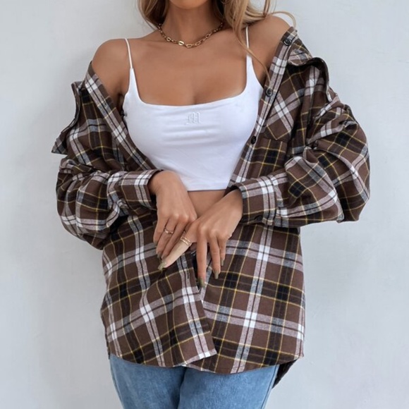 Cozy Black Oversized Plaid Button up Shacket Jacket - Picture 4 of 10